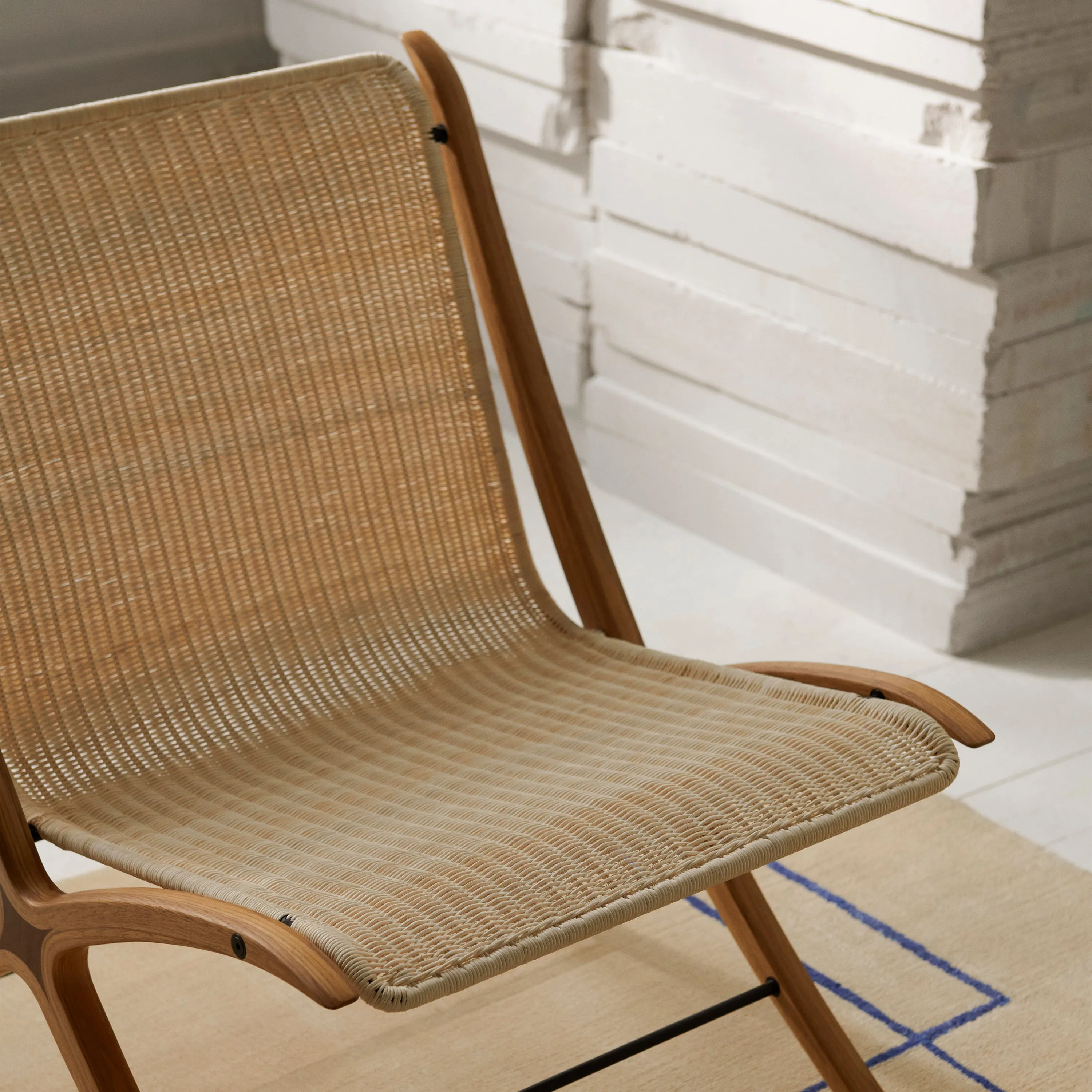 X Lounge Chair